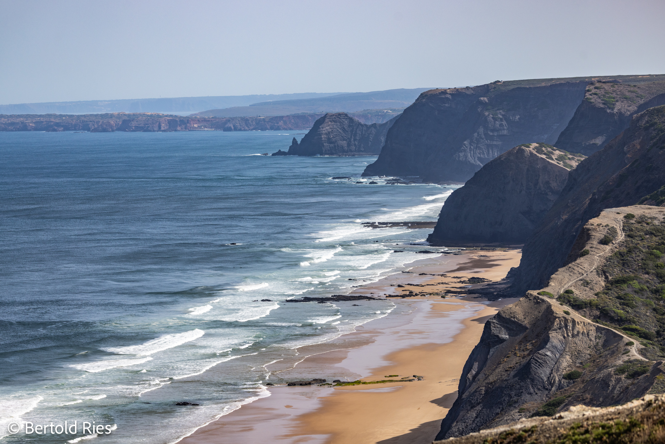 Schist-bearing cliffs defy wind and&nbsp;waves